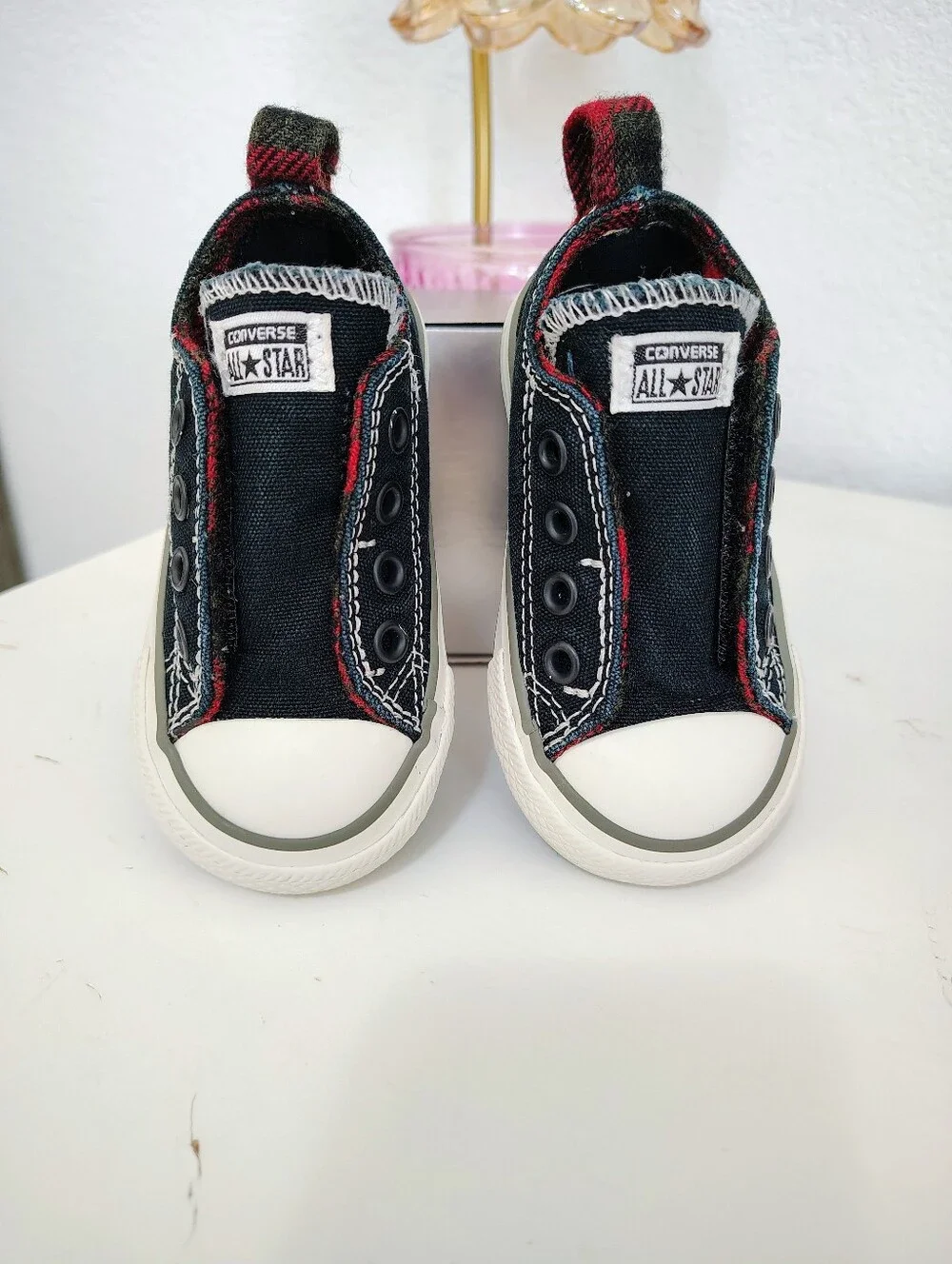Converse Pink Low Top 6 & Black Low-Top 5 Zoe & Zac Pink 7 Kids Sneakers